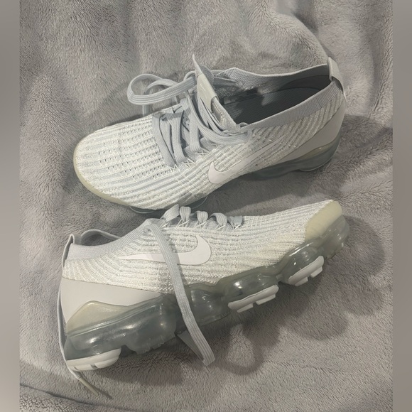 Nike Shoes - Nike Vapormax Flyknit